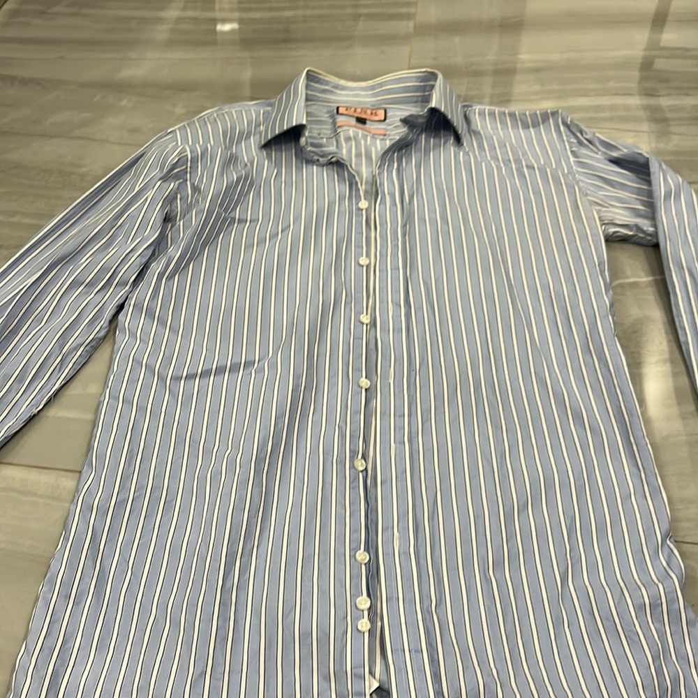 Pink men’s shirt European fit. Slim fit very tailored 17 1/2 sleeve length 37.